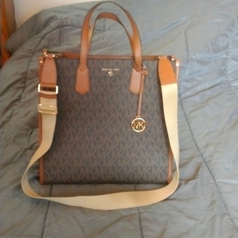 NWT Authentic Michael Kors Bag